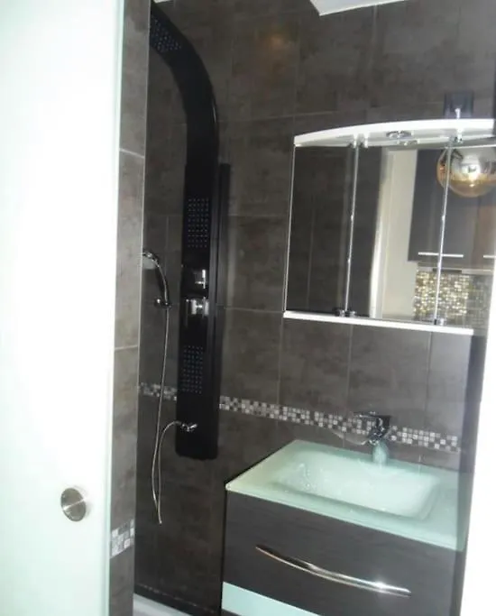 Apartment Paris 10E Sainte Marthe Canal Saint Martin 23M2