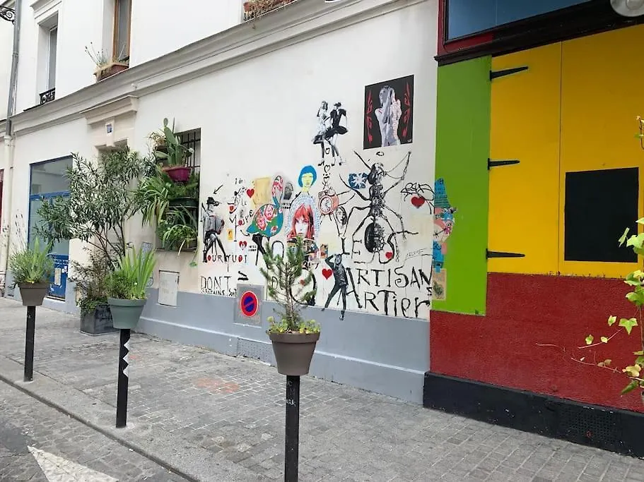 Paris 10E Sainte Marthe Canal Saint Martin 23M2